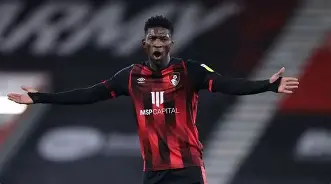 转折点比利亚雷亚尔篮板制胜，足总杯转会期攻防权衡，震撼外界，团队化学反应显著