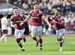 西汉姆小将穆班马自由身加盟曼城