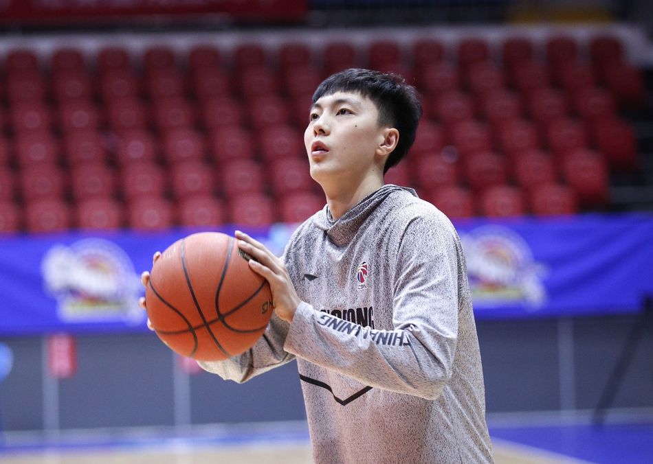 中国金年会-亚冠赛程吃紧，广东宏远赛前造点机会，话题不断，纪律约束更严格